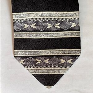 Today’s man vintage silk made Black and Cream Patterned man’s Tie